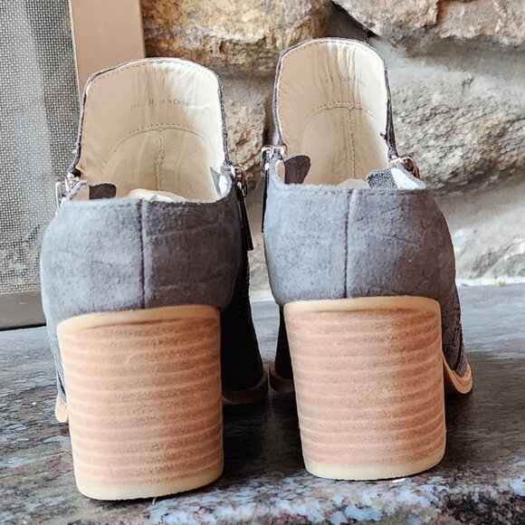 NWT Dolce Vita Gray Suede Zip-Up Slip-In Booties Size 8 - Picture 12 of 15